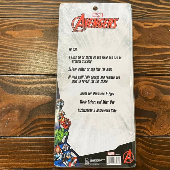 5/$20 NEW 2Pk Iron Man & Captain America Silicone Breakfast Molds - Picture 2 of 3